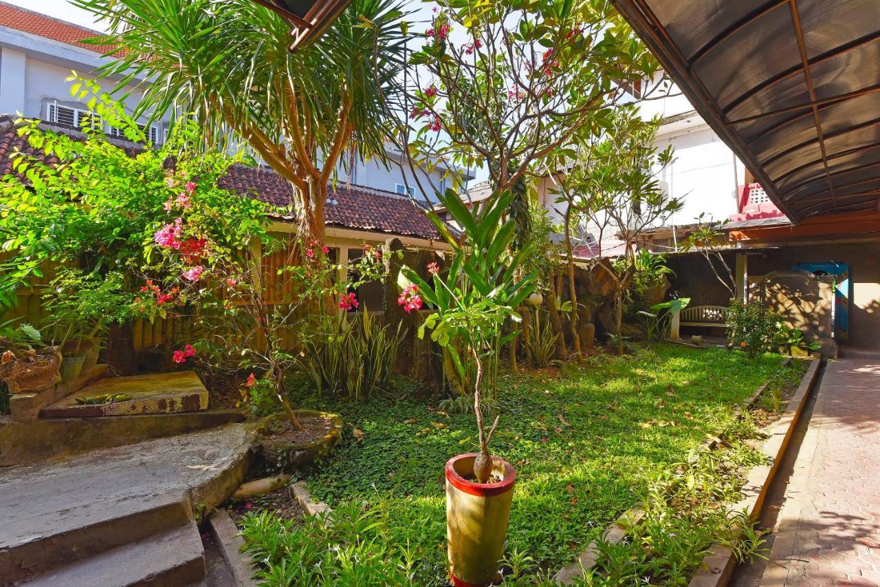 Oyo 3244 Grand Chandra Hotel Denpasar Exterior foto